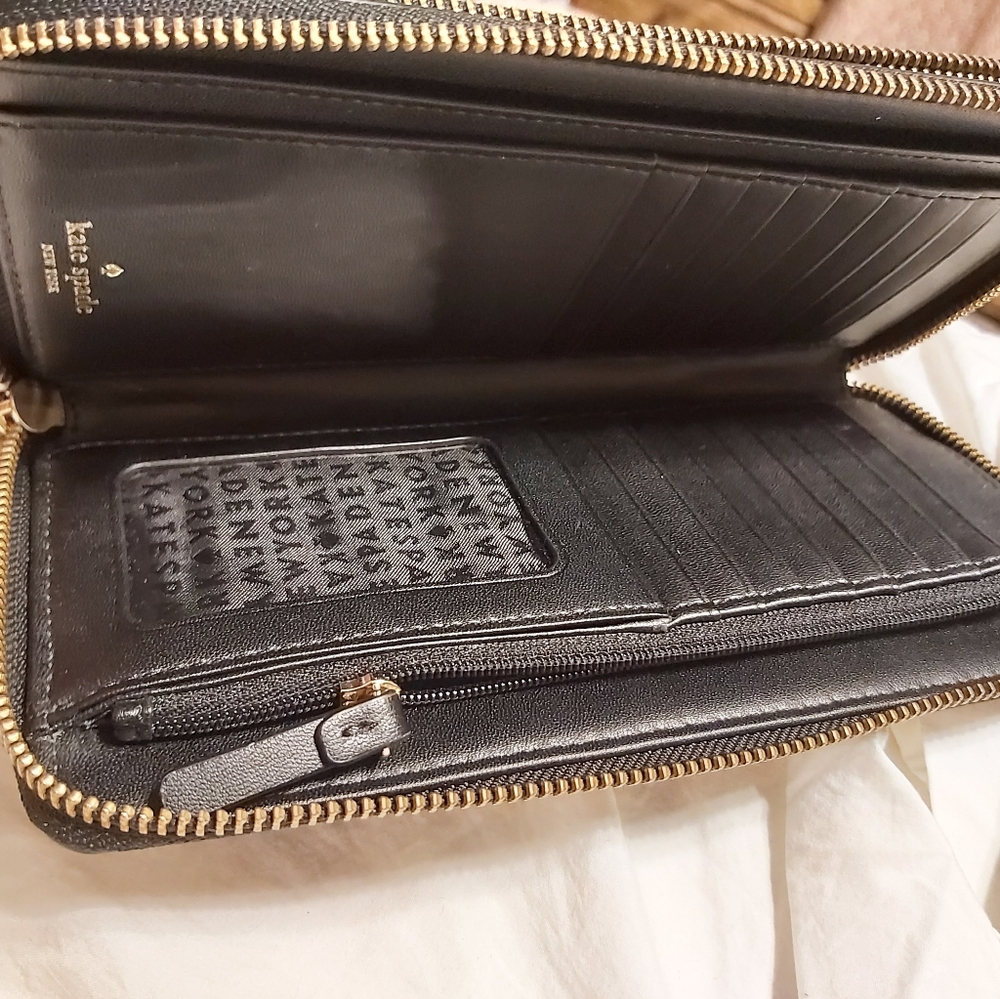 Wallet - Picture 3 of 6